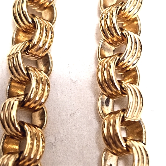 Givenchy Rollover Necklace - Picture 3 of 4